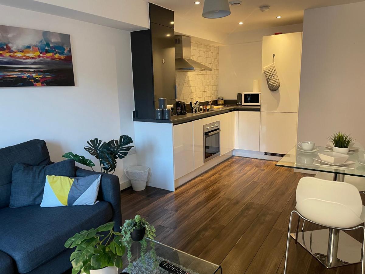 Modern Spacious 1 Bed Flat In Birmingham City Centre With Free Parking, Fast Free Wifi And Netflix Exterior photo
