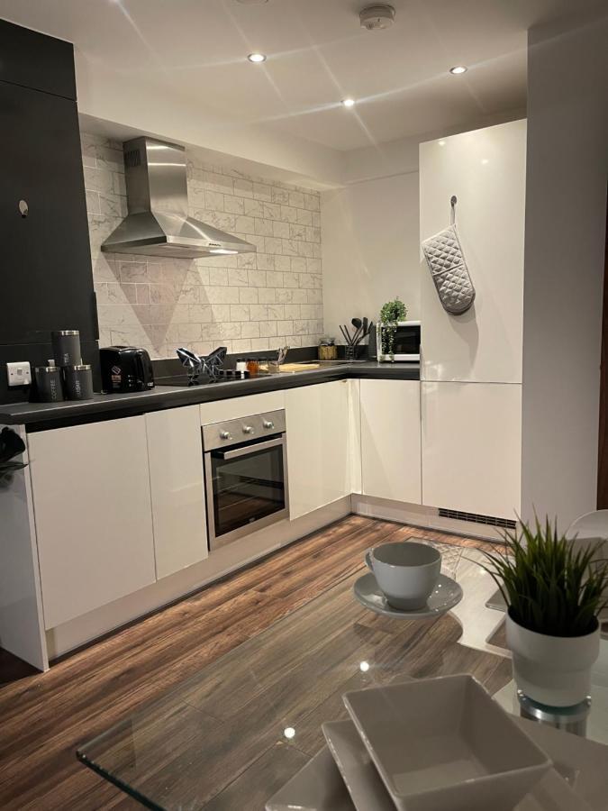 Modern Spacious 1 Bed Flat In Birmingham City Centre With Free Parking, Fast Free Wifi And Netflix Exterior photo